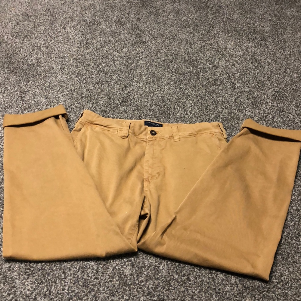 Men’s American Eagle Slim Straight Chinos